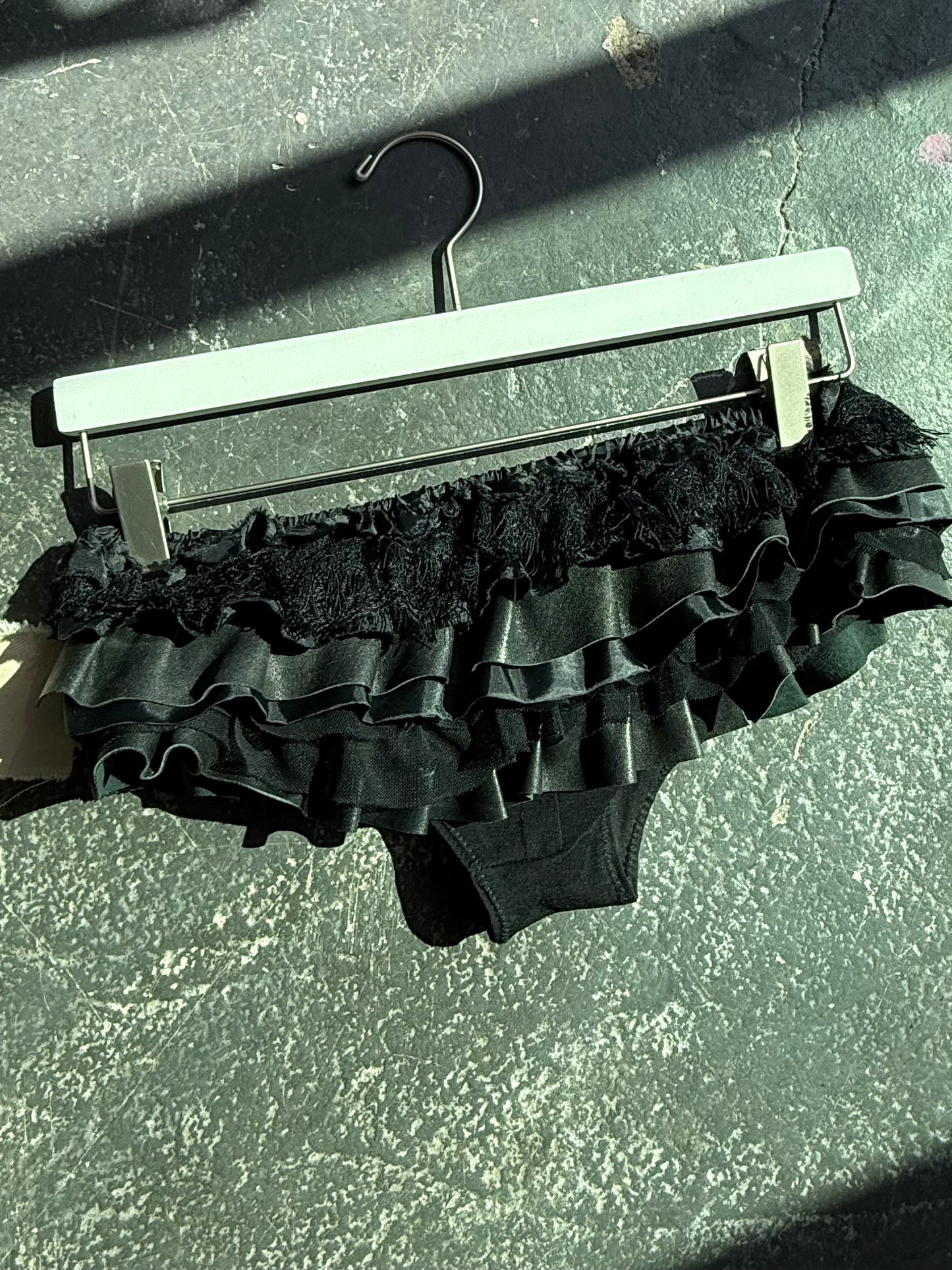 LEATHER’N’LACE SHORTS